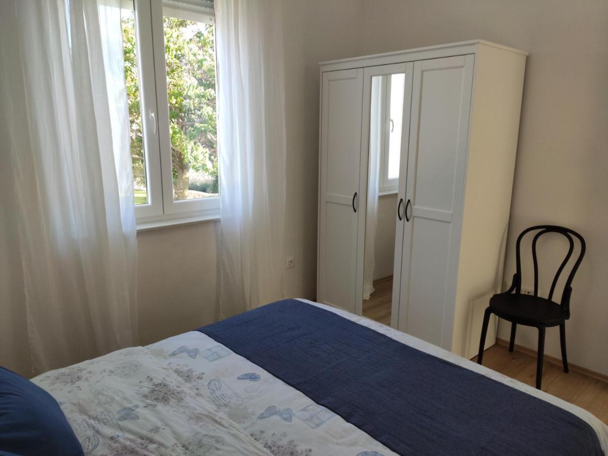 Apartmani Sara 2 Betina  Extérieur photo