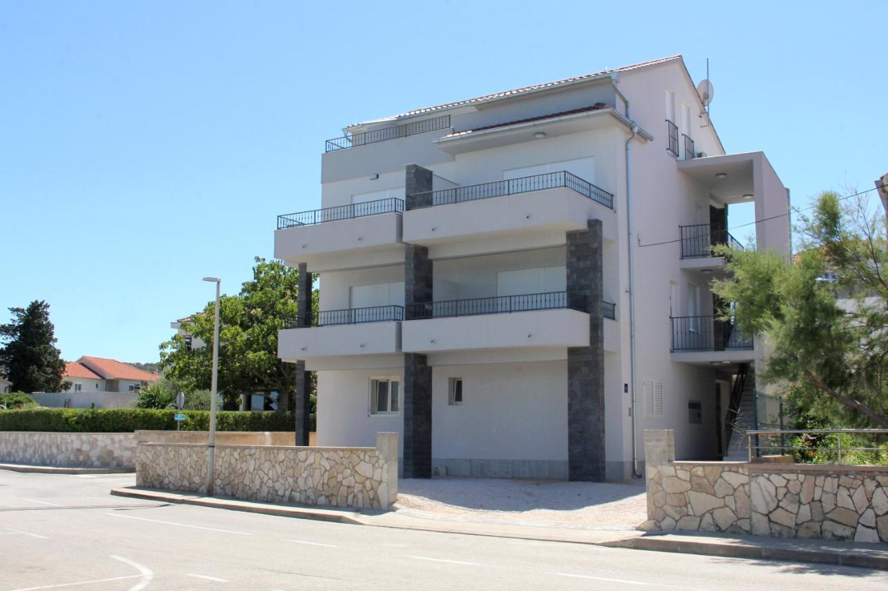 Apartmani Sara 2 Betina  Extérieur photo