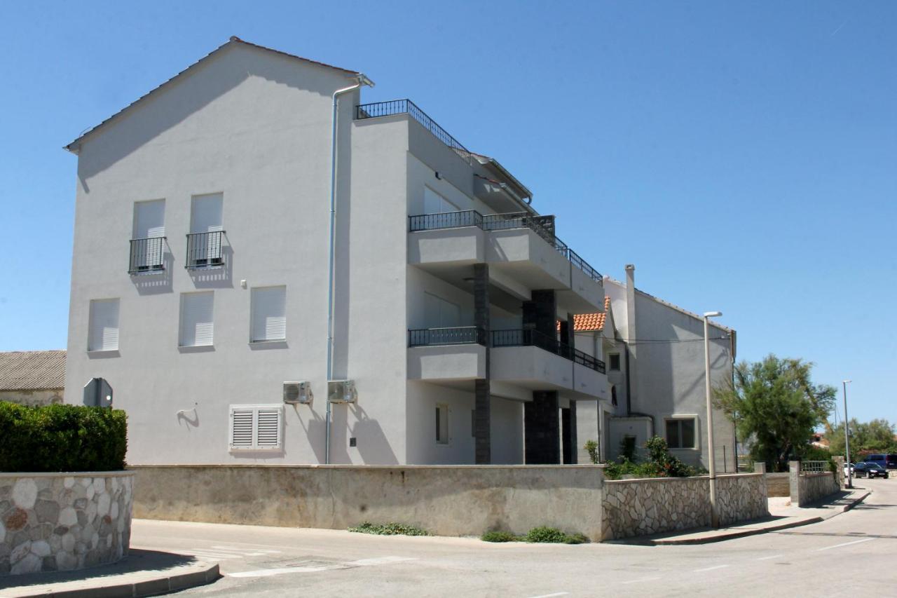 Apartmani Sara 2 Betina  Extérieur photo